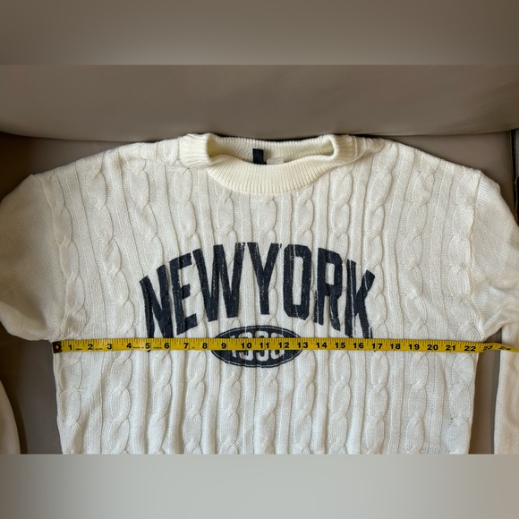 H&M *NWOT* New York Sweater - Picture 4 of 8